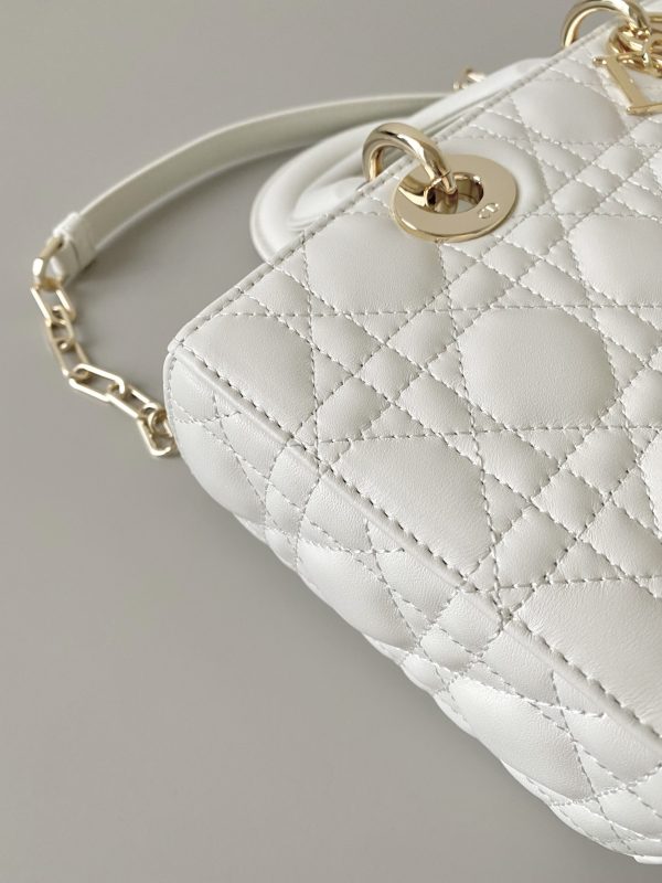  Dior Medium Lady D-Joy Bags - DH09