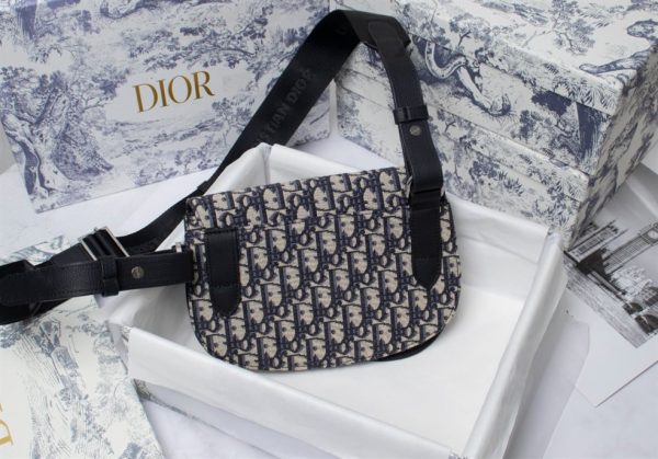 Dior Saddle Pouch - DM04