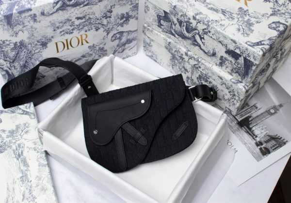 Dior Saddle Pouch - DM03