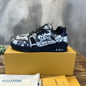 Louis Vuitton Trainer Sneakers - LS15