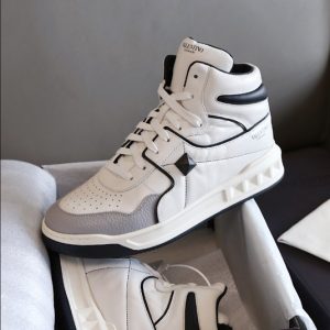 Valentino Garavani ONE STUD Mid-Top Calfskin Sneaker - VS10