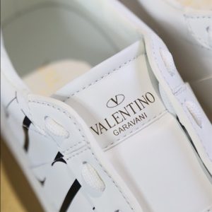 Valentino Garavani Open Sneaker in Calfskin Leather With VLTN Logo Print - VS08