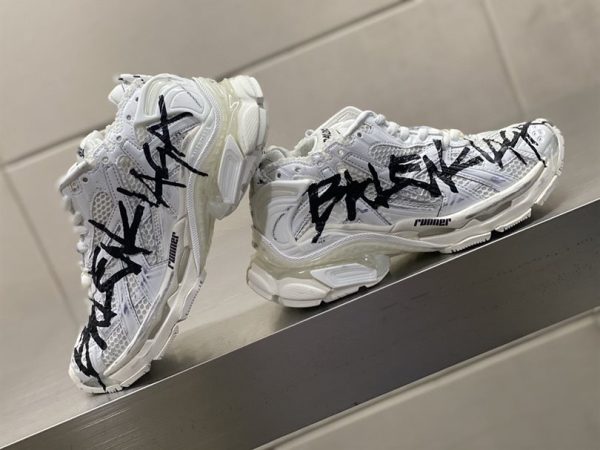 Balenciaga Runner Graffiti Trainers Sneakers - GS02