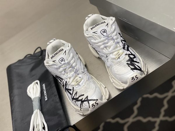 Balenciaga Runner Graffiti Trainers Sneakers - GS02