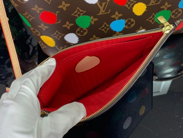 LV x YK Neverfull MM Tote Bags - L01