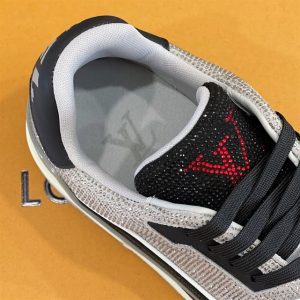 Louis Vuitton Trainer Sneaker - LS42