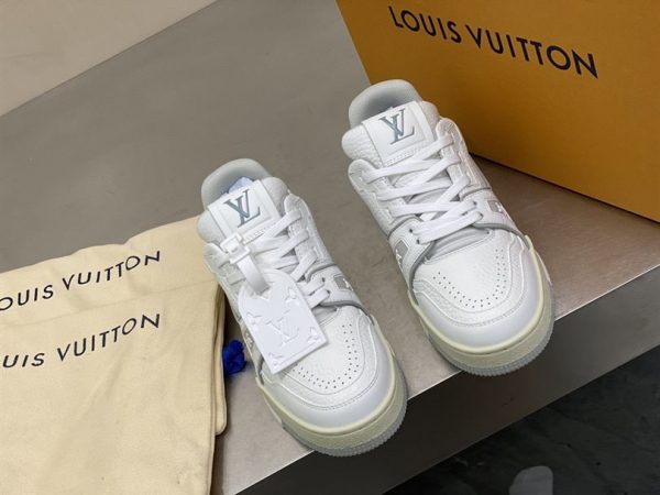 Louis Vuitton Trainer Sneakers - LS38