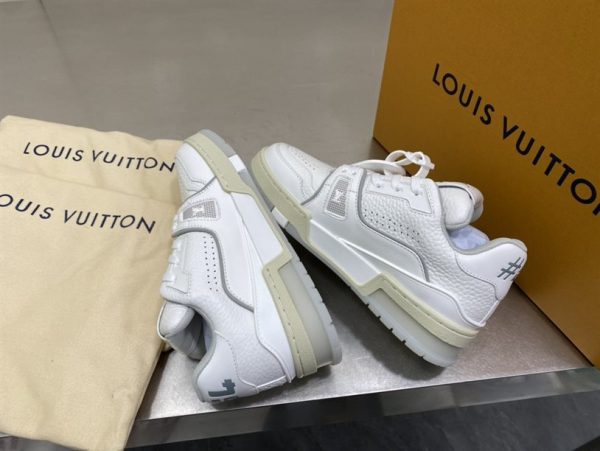 Louis Vuitton Trainer Sneakers - LS38