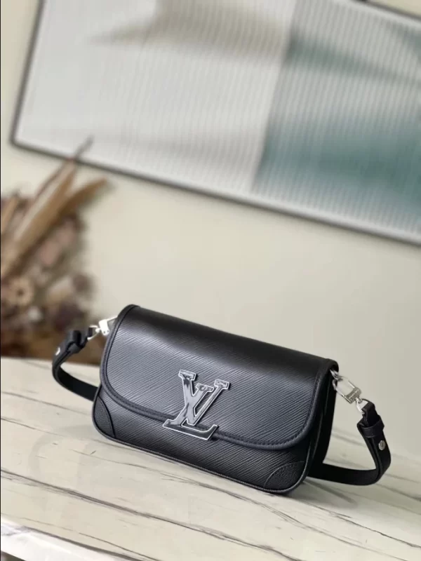 Louis Vuitton Buci Cross-body Bag - LH04