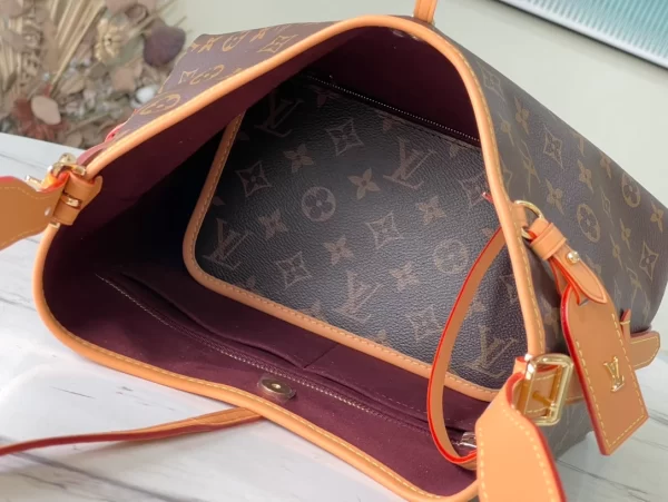 Louis Vuitton CarryAll PM Bag - LH21