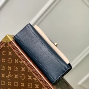 Louis Vuitton MyLockMe Chain Bag - LC17