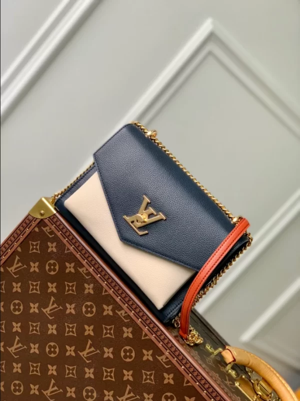 Louis Vuitton MyLockMe Chain Bag - LC17