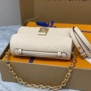 Louis Vuitton Pochette Métis East West - LC13