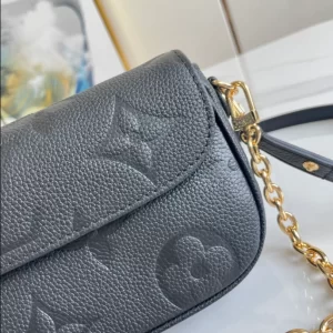 Louis Vuitton Wallet On Chain Ivy - LC09