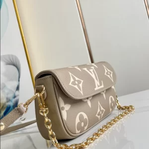 Louis Vuitton Wallet On Chain Ivy - LC10