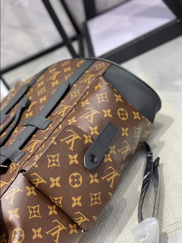 Louis Vuitton Christopher MM Backpack - LP10