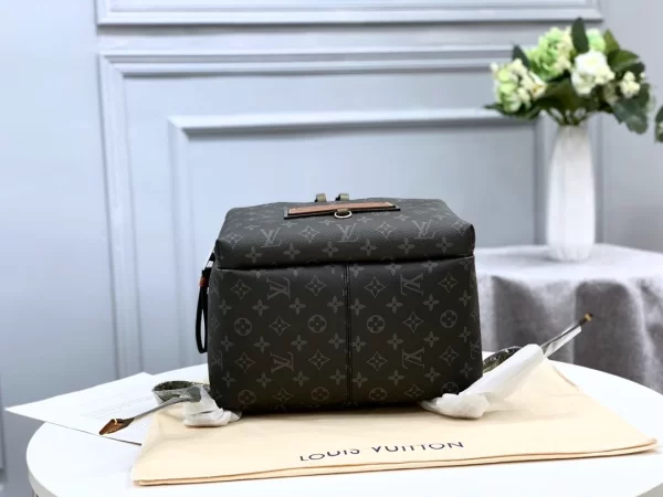 Louis Vuitton Discovery Backpack - LP19