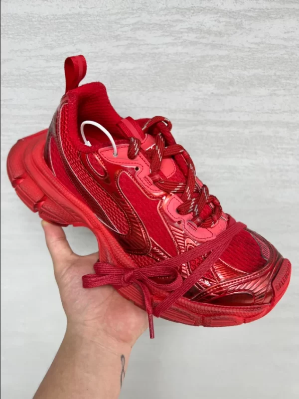 Balenciaga Men's 3XL Sneaker In Red - GS39