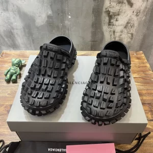 Balenciaga Men's Bouncer Clog in Black Rubber - GS45