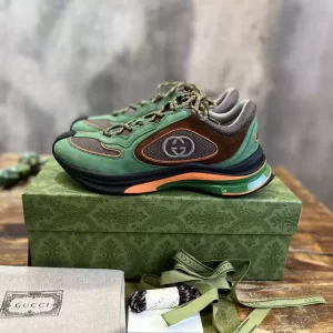 Gucci Run Sneaker In Green Suede - CS17