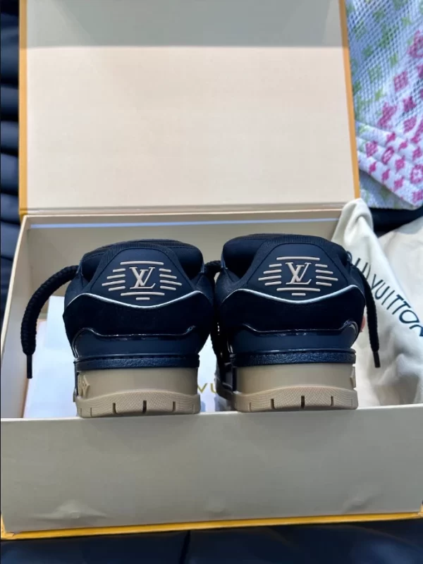 Louis Vuitton Trainer Maxi Sneaker - LS64