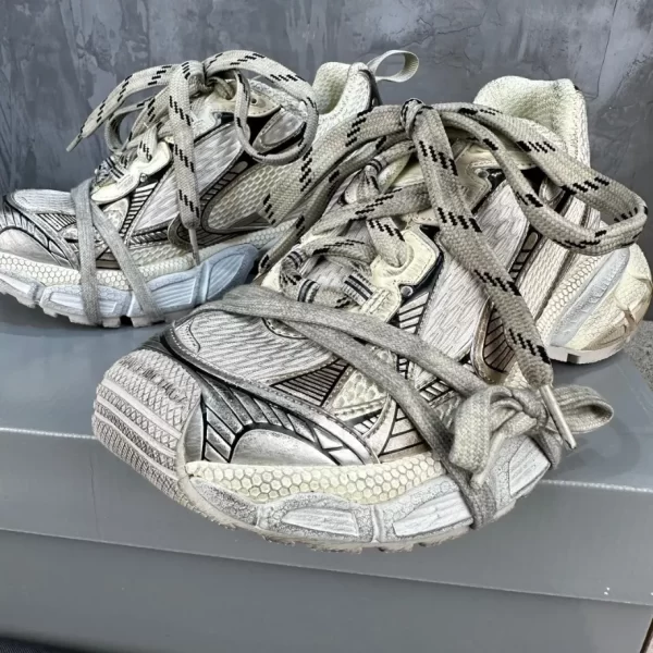 Balenciaga 3XL Sneaker In Beige