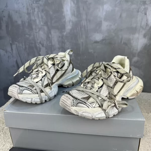 Balenciaga 3XL Sneaker In Beige