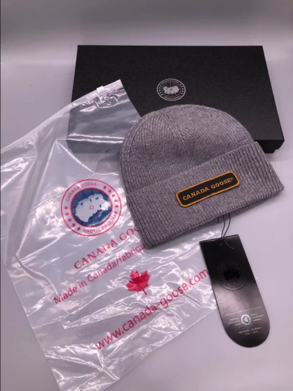 Canada Goose Emblem Toque Beanie - H05