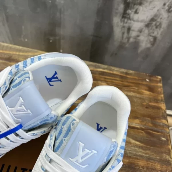 Louis Vuitton Trainer Sneaker - LS76