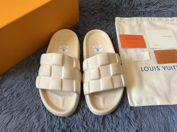 Louis Vuitton Waterfront Mule - SL02