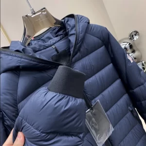 Moncler Short Down Jacket - MK08