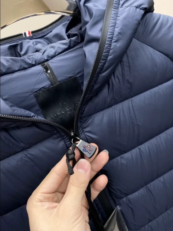 Moncler Short Down Jacket - MK08