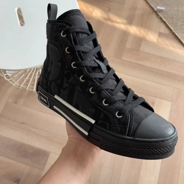 B23 Dior High-Top Sneaker - DS49