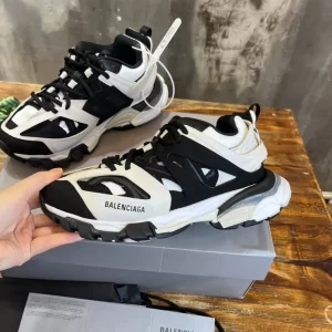 Balenciaga Men's Track Sneaker in GreyBlackWhite - GS71