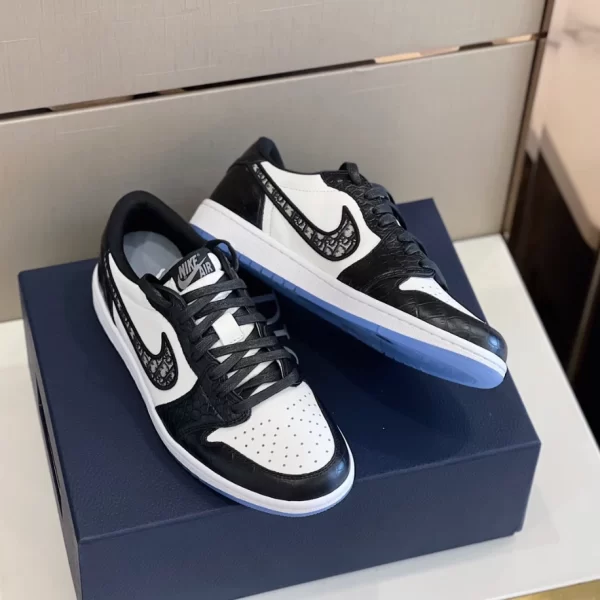 Dior x Air Jordan 1 Low Sneakers - DS51