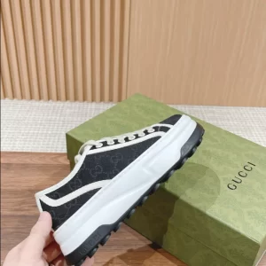 Gucci Men's Sneaker - CS37