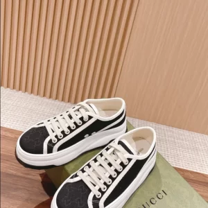 Gucci Men's Sneaker - CS37