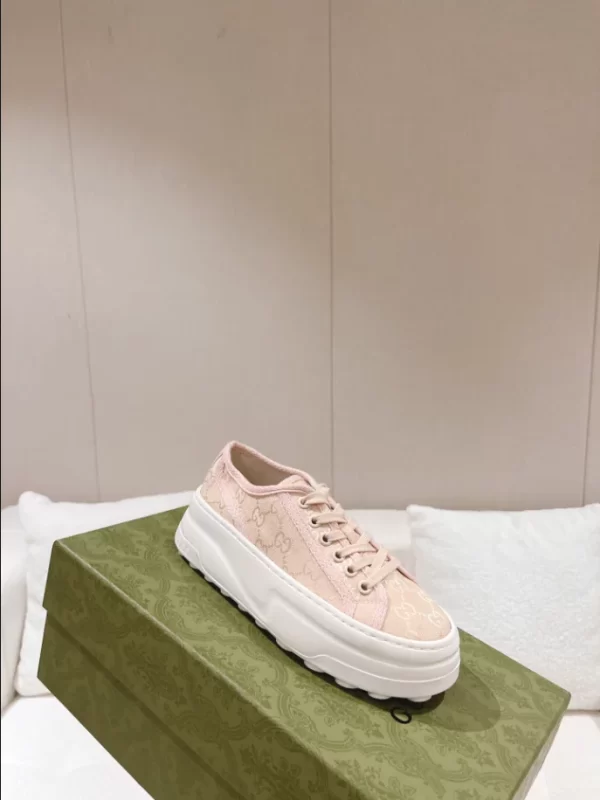 Gucci Women's Sneaker - CS36