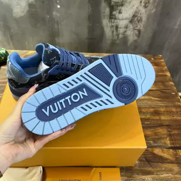 Louis Vuitton Trainer Sneaker In Blue - LS80