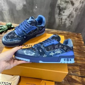 Louis Vuitton Trainer Sneaker In Blue - LS80