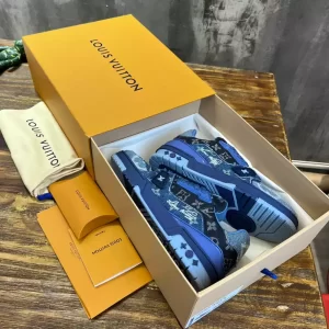 Louis Vuitton Trainer Sneaker In Blue - LS80