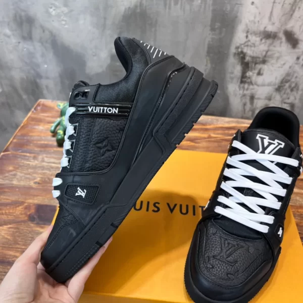 Louis Vuitton Trainer Sneakers - LS87