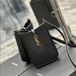 Saint Laurent LE 5 À 7 Vertical in Smooth Leather Bag - YSL10