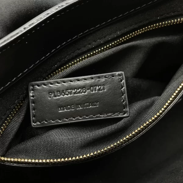 Saint Laurent Le 5 à 7 in Smooth Leather Bag - YSL16