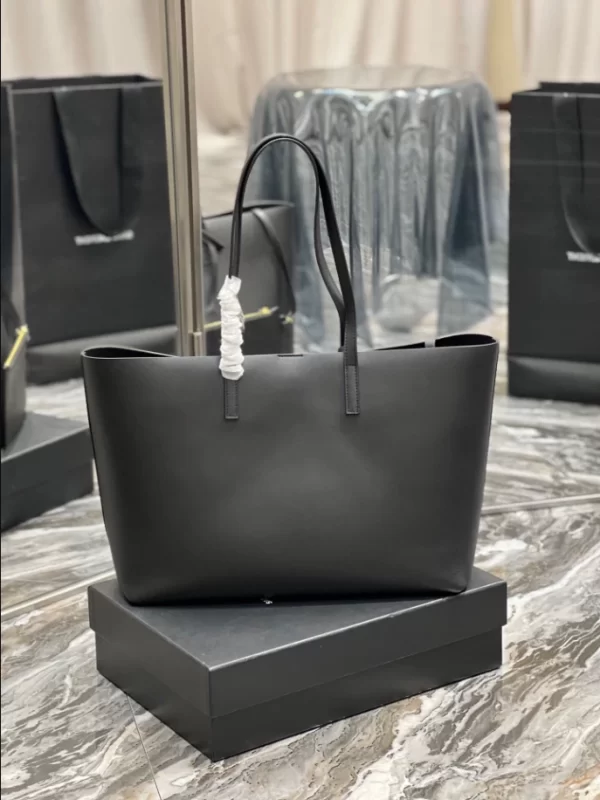 Saint Laurent Shopping Saint Laurent Leather Tote Bag - YST03