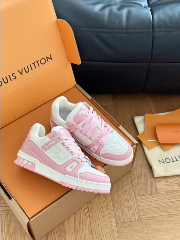 Louis Vuitton Trainer Sneakers - LS94