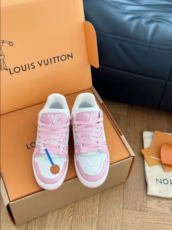 Louis Vuitton Trainer Sneakers - LS94