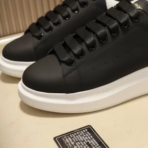 Alexander McQueen Oversized Leather Sneakers - AS08