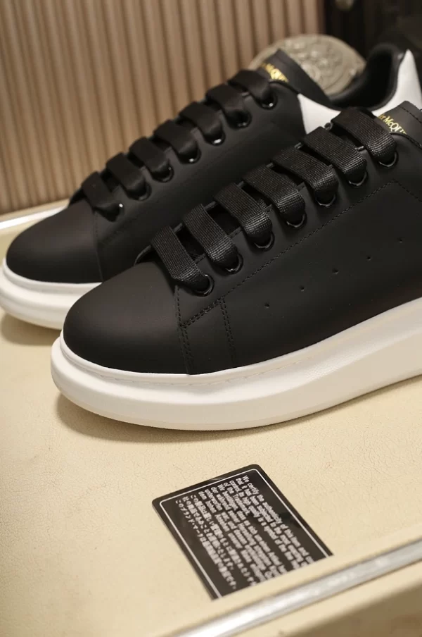 Alexander McQueen Oversized Leather Sneakers - AS08