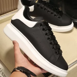 Alexander McQueen Oversized Leather Sneakers - AS08